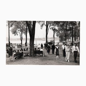 Harry Sutcliffe, passants, impression pigmentaire d'archives