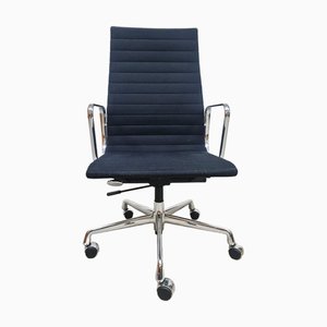 Sedia da ufficio EA 119 vintage in alluminio di Charles & Ray Eames per Vitra, anni '70