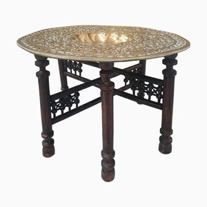 Table Plateau en Laiton avec Socle en Bois Pliant Gravé à la Main, Maroc, 1960s