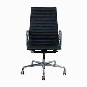 Sedia da ufficio EA-119 in pelle nera di Charles Eames
