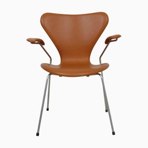 Vintage Seven Armlehnstuhl aus Cognacfarbenem Classic Leder von Arne Jacobsen, 1960er