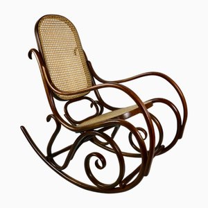 Mecedora vintage en marrón de Michael Thonet