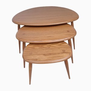 Tavolini ad incastro Pebble Mid-Century in olmo biondo di Ercol, 2003, set di 3