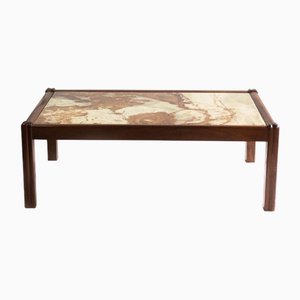 Mesa de mármol con marco de madera