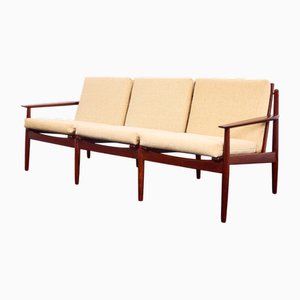Sofá de tres plazas Mid-Century moderno de teca de Arne Vodder para Glostrup Møbelfabrik, años 60