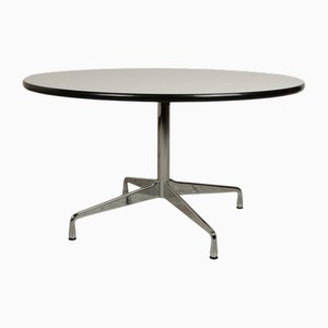 Mesa de comedor segmentada de madera blanca de Charles and Ray Eames para Vitra
