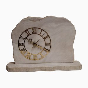 Reloj de repisa alemán vintage de mármol blanco con números de latón, años 70
