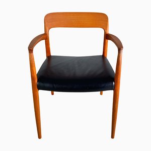Butaca modelo 56 Mid-Century de Niels Otto Moller