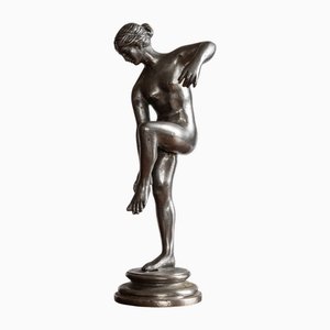 Schwedische Künstlerin, Art Deco Grace Weibliche Skulptur, 1930er, Pewter