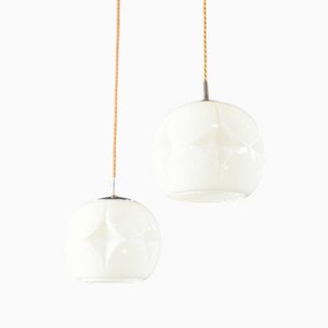 Lampes à Suspension Mid-Century en Opaline par Peill & Putzler, 1960s, Set de 2
