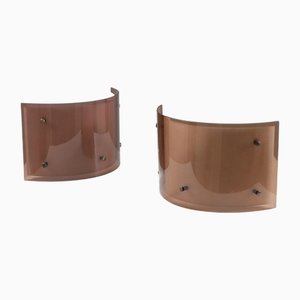 Lámparas de pared con marco de latón y metacrilato curvado. Juego de 2