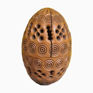 Oeuf de Chapelet en Noix de Coquilla Sculpté à la Main, France, 1890s