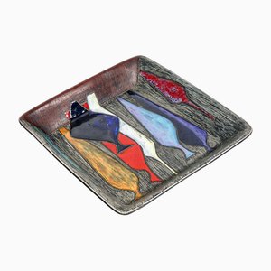 Piatto in maiolica smaltata di M. Fantoni