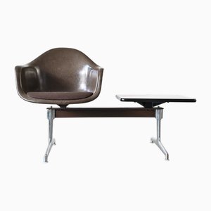 Silla Airport de Charles and Ray Eames para Herman Miller