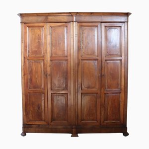 Armario antiguo grande de nogal con cuatro puertas, siglo XIX