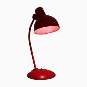 Rote Mid-Century Metall Tischlampe Kaiser zugeschrieben, 1960er, Deutschland von Kaiser Idell / Kaiser Leuchten