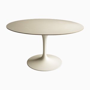 Mesa de comedor Tulip blanca de Eero Saarinen para Knoll Inc. / Knoll International, años 60