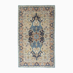 Middle-Eastern Hand-Knotted Sarough Rug in Wool with Floral Medallion