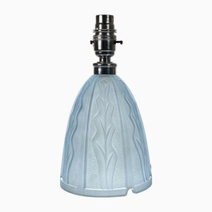 Französische Art Deco Glas Tischlampe in Blau mit Algenmuster, 1930er