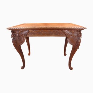 Mesa de centro tallada, siglo XVIII