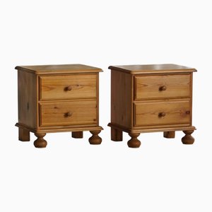 Brutalistische Vintage Dänische Nachttische aus Kiefernholz, 1970er, 2er Set