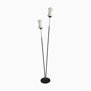 Lampadaire Mid-Century en Laiton avec Abat-jours en Verre Blanc Laiteux attribué à Stilnovo, 1950s
