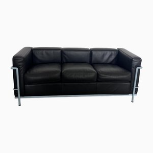 Divano LC2 in pelle azzurra e acciaio di Le Corbusier per Cassina, 2010