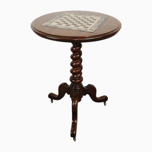 Mesa de ajedrez antigua de madera con ruedas, siglo XIX
