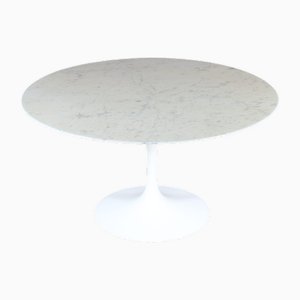 Mesa de comedor Tulip de Eero Saarinen para Knoll International, EE.