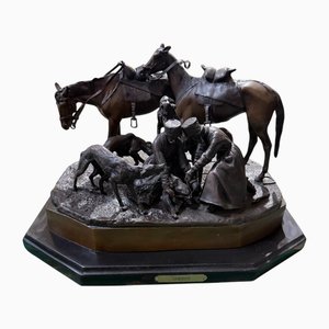 Große Bronzegruppe ruhender Kavalleristen mit Pferden und Hunden von Liebrech