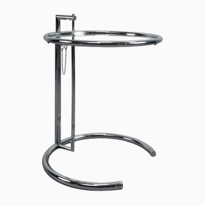 Mesa auxiliar modelo E1027 ajustable de Eileen Gray para Classicon, 1927