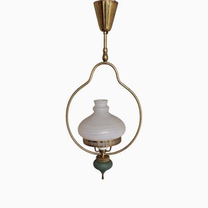 Lampada a sospensione vintage con struttura in ottone e paralume in vetro bianco, anni '60