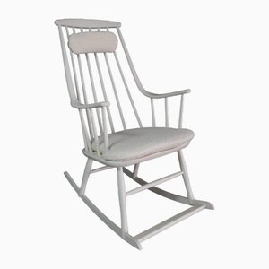 Mecedora con brazos de madera blanca, Escandinavia, años 60