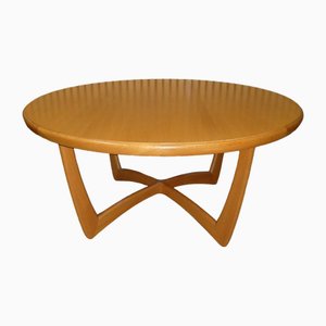 Mid-Century Round Coffee Table in Light Wood, 1950s-1960s