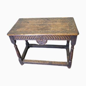 Table d'Appoint Celtique en Chêne Sculpté