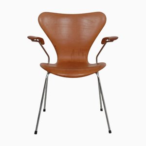 3207 Armlehnstuhl aus patiniertem cognacfarbenem Leder von Arne Jacobsen, 1980er
