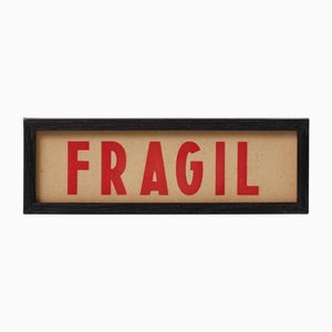 Póster español vintage enmarcado con tipografía moderna y frágil, 1950