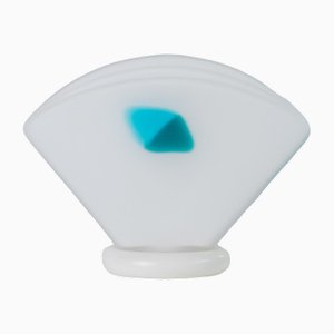Lámpara de mesa de cristal de Murano con silueta de concha, vidrio esmerilado con detalle azul