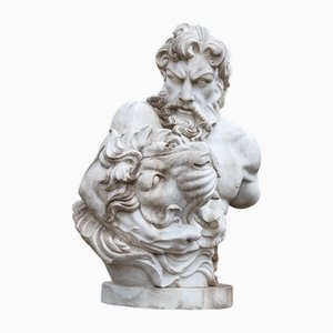 Busto de Hércules y el león de Nemea, de finales del siglo XX, Mármol