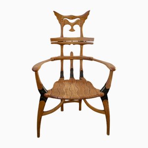 Studio Craft Movement Geschnitzter Stuhl