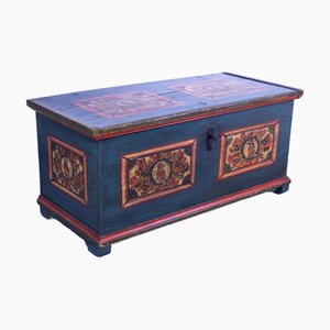 Cassettiera in pino della fine del XIX secolo con pittura originale a forma di uccello, 1898