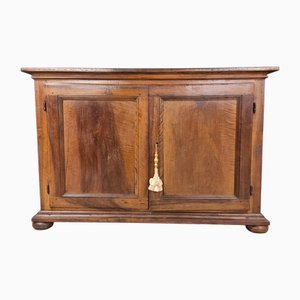 Credenza grande in noce, 1670
