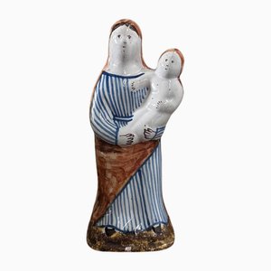 Virgen y el niño en loza de Nevers, década de 1700
