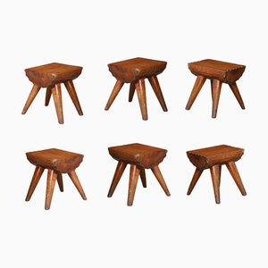 Brutalistischer Hocker aus Kiefernholz, Frankreich, 1960er
