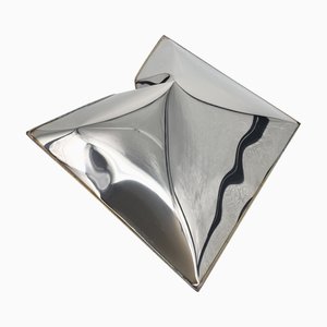 Verchromtes Metallkissen im Pop-Stil