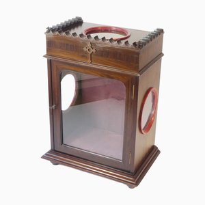 Mueble de altar antiguo de madera con marquetería