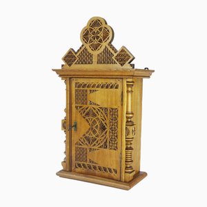 Antiker holländischer geschnitzter Holzschrank