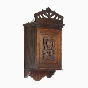 Petit Meuble Antique en Bois Sculpté à la Main