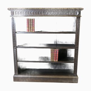 Offenes Bücherregal aus geschnitzter Eiche
