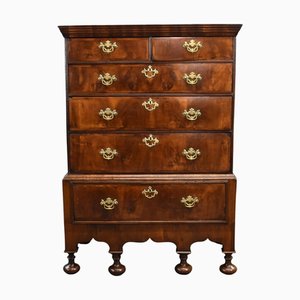 Commode sur Pied en Noyer, 1720s